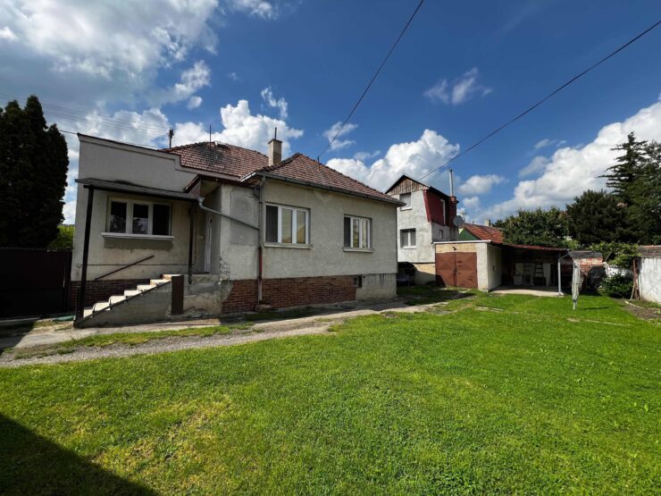 Dvojgeneračný rodinný dom na Puškinovej ulici, Modra – Kráľová